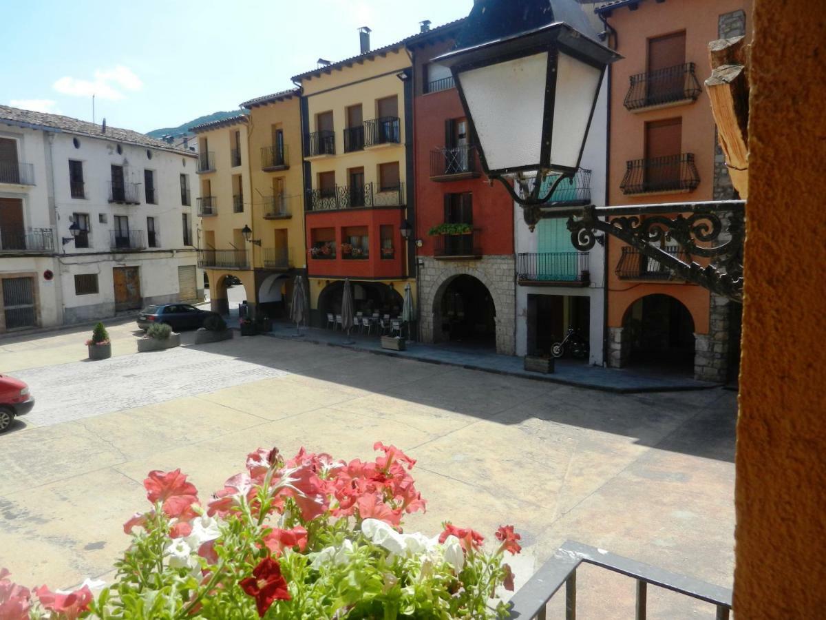 Ferienwohnung Ca De Geraldine El Pont de Suert Exterior foto
